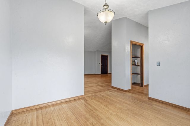 4040 W Woodshill Court, Springfield, MO 65802