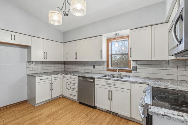 4040 W Woodshill Court, Springfield, MO 65802