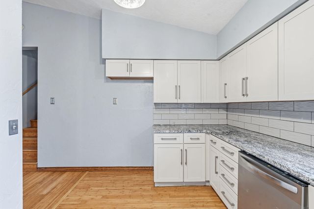 4040 W Woodshill Court, Springfield, MO 65802