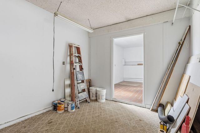 4040 W Woodshill Court, Springfield, MO 65802