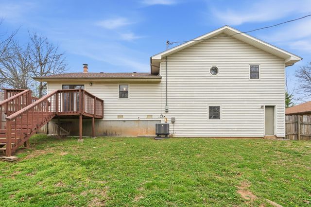 4040 W Woodshill Court, Springfield, MO 65802