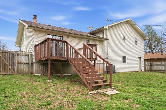 4040 W Woodshill Court, Springfield, MO 65802