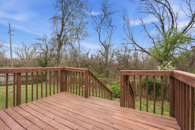 4040 W Woodshill Court, Springfield, MO 65802