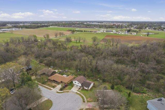 4040 W Woodshill Court, Springfield, MO 65802