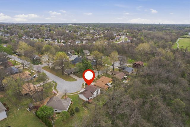 4040 W Woodshill Court, Springfield, MO 65802