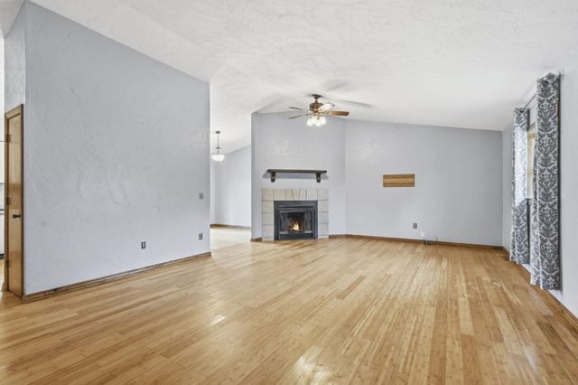 4040 W Woodshill Court, Springfield, MO 65802