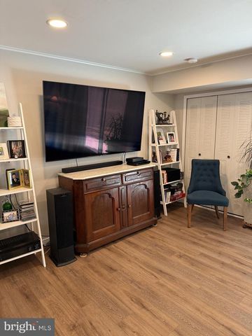 630 WHITTIER DR, Warminster, PA 18974