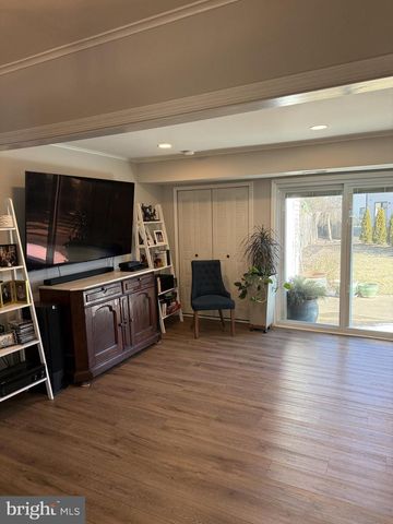 630 WHITTIER DR, Warminster, PA 18974