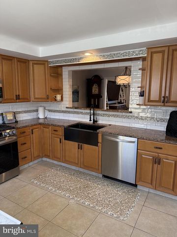 630 WHITTIER DR, Warminster, PA 18974