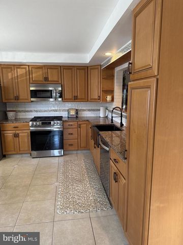 630 WHITTIER DR, Warminster, PA 18974