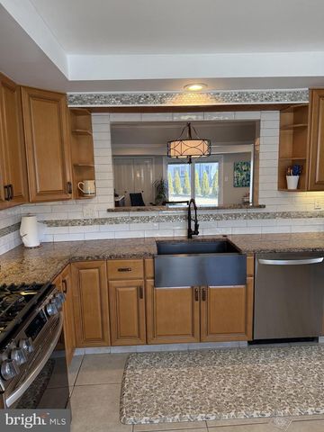 630 WHITTIER DR, Warminster, PA 18974