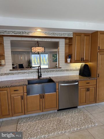 630 WHITTIER DR, Warminster, PA 18974