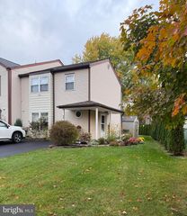 630 WHITTIER DR, Warminster, PA 18974