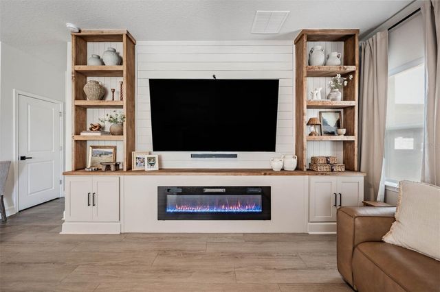 29345 MEADOWCROFT AVENUE, Wesley Chapel, FL 33544