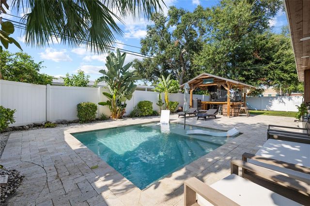 6623 12TH TERRACE N, St Petersburg, FL 33710