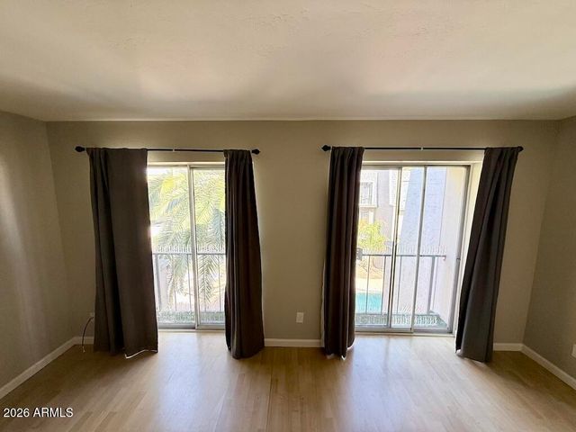 1004 E OSBORN Road E, Phoenix, AZ 85014