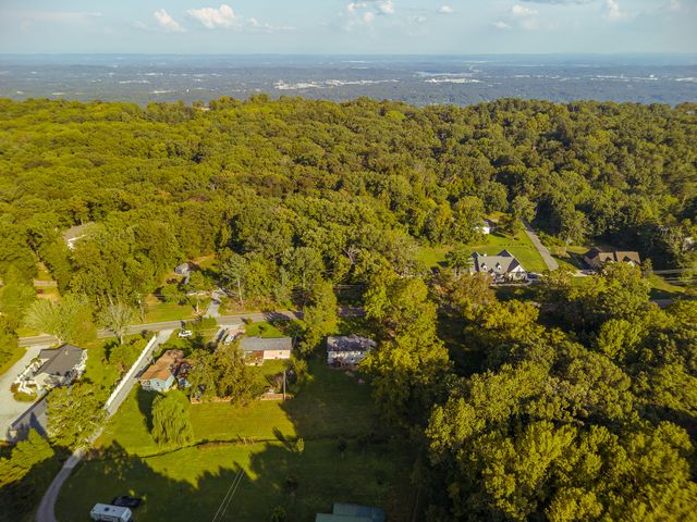 3501 Wilson Avenue, Signal Mountain, TN 37377