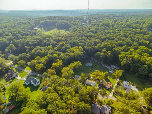 3501 Wilson Avenue, Signal Mountain, TN 37377