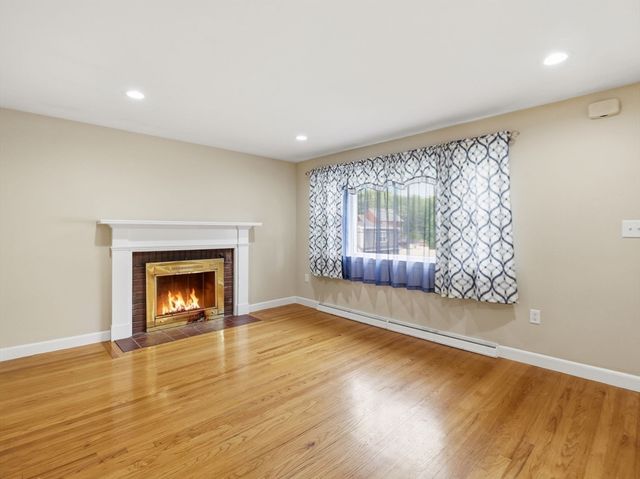 35 Southern Ave, Weymouth, MA 02188