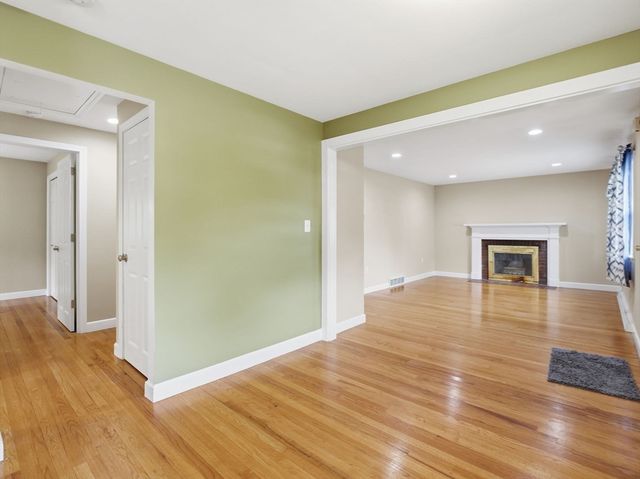 35 Southern Ave, Weymouth, MA 02188