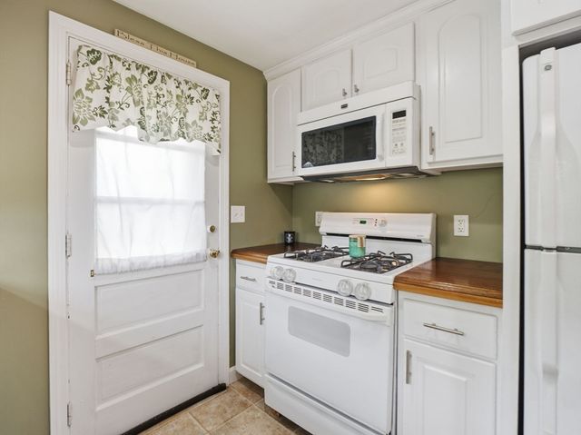 35 Southern Ave, Weymouth, MA 02188