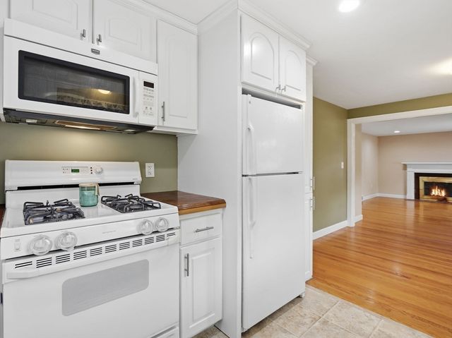 35 Southern Ave, Weymouth, MA 02188