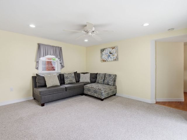 35 Southern Ave, Weymouth, MA 02188