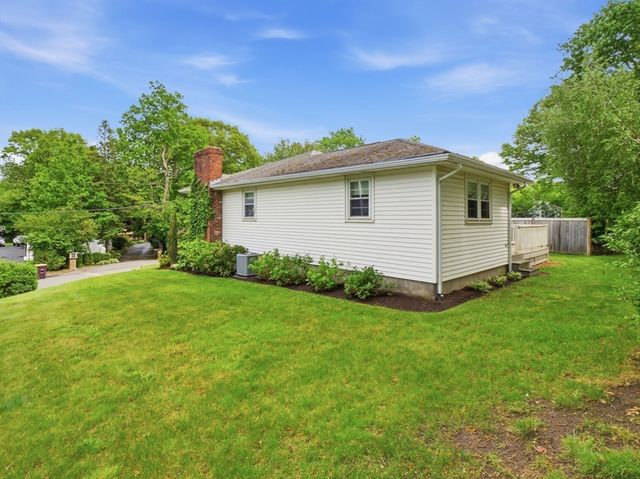 35 Southern Ave, Weymouth, MA 02188