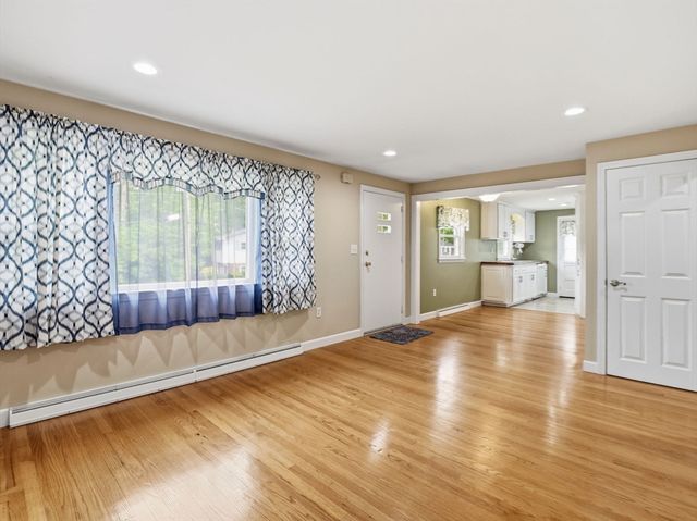 35 Southern Ave, Weymouth, MA 02188
