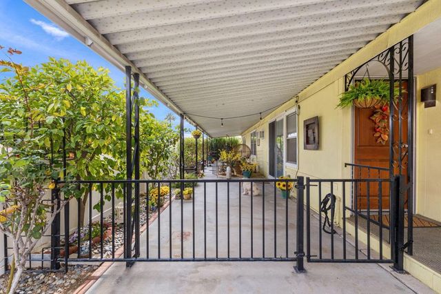 246 Laredo Drive, Palm Springs, CA 92264