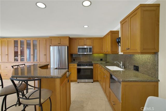 31561 Table Rock Drive 213, Laguna Beach, CA 92651