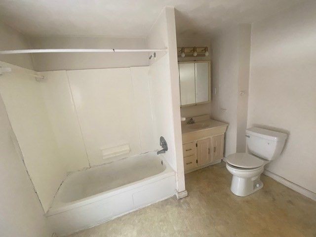 32 Vernon St, Waltham, MA 02453