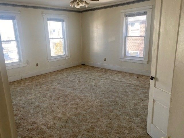 32 Vernon St, Waltham, MA 02453