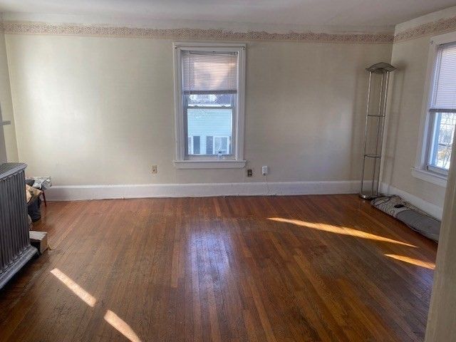 32 Vernon St, Waltham, MA 02453