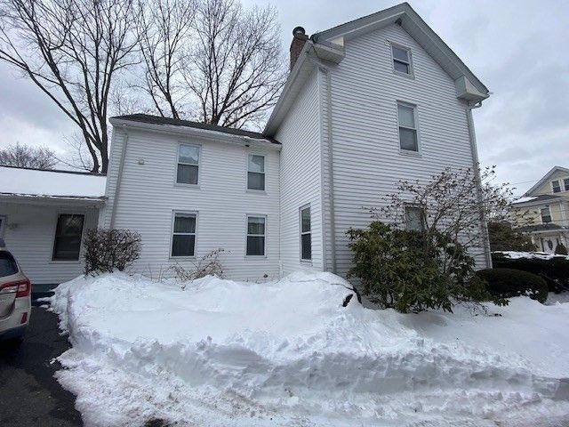 32 Vernon St, Waltham, MA 02453