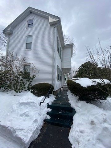 32 Vernon St, Waltham, MA 02453
