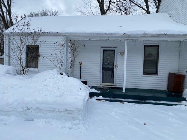 32 Vernon St, Waltham, MA 02453