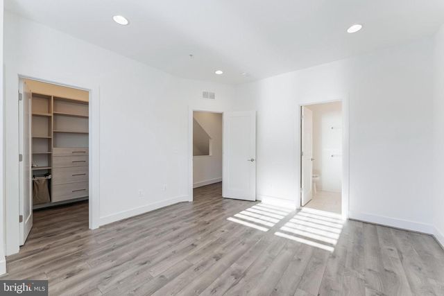 3510 BELLFLOWER LN, Rockville, MD 20852