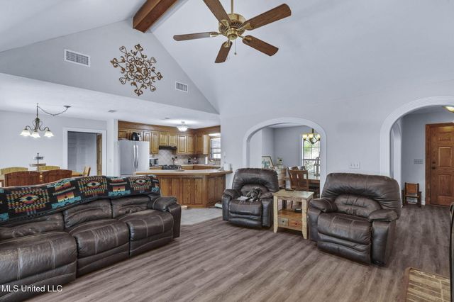 1522 W Flowers Road, Terry, MS 39170