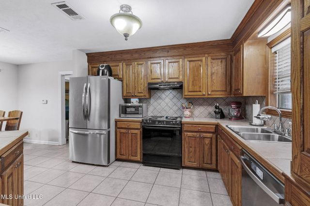 1522 W Flowers Road, Terry, MS 39170