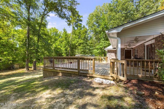 1522 W Flowers Road, Terry, MS 39170