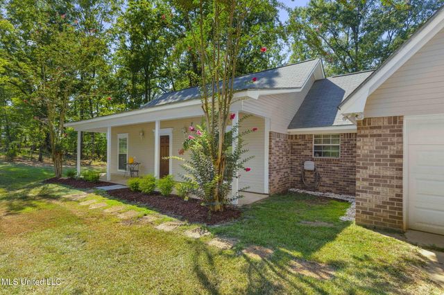1522 W Flowers Road, Terry, MS 39170