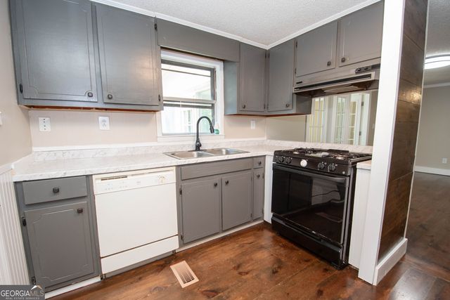88 Sweeper Smith Road, Newnan, GA 30263