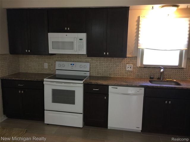 2663 COLONIAL Way, Bloomfield Charter Township, MI 48304
