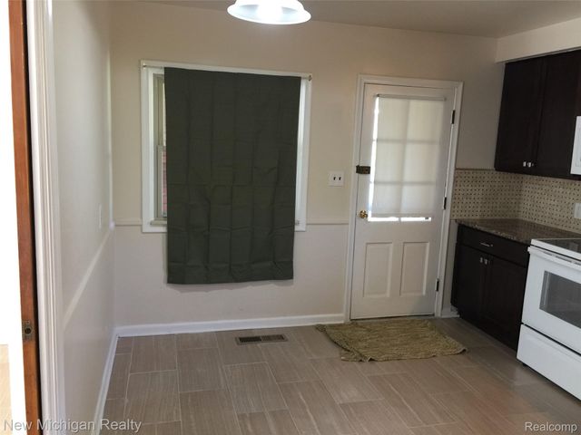 2663 COLONIAL Way, Bloomfield Charter Township, MI 48304