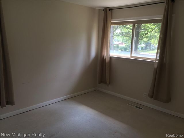 2663 COLONIAL Way, Bloomfield Charter Township, MI 48304