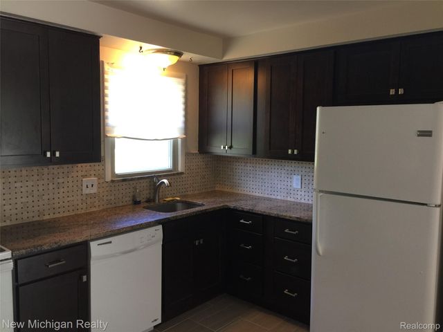 2663 COLONIAL Way, Bloomfield Charter Township, MI 48304