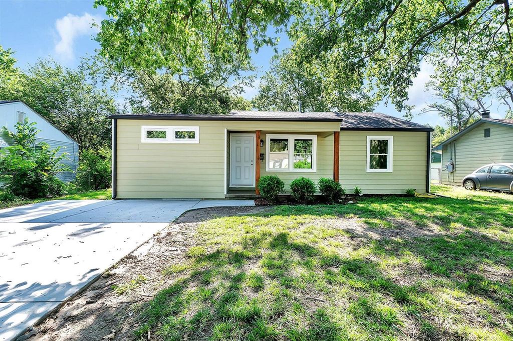 4556 S Laclede, Wichita, KS 67217