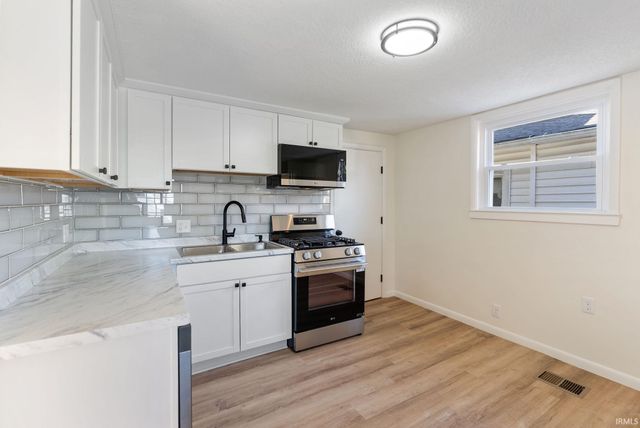 1652 High Street, Fort Wayne, IN 46808