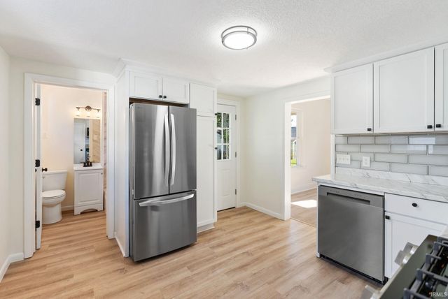 1652 High Street, Fort Wayne, IN 46808